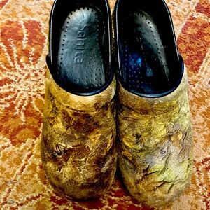 Dansko/Sanita in pretty fall velvet, perfect for the season!